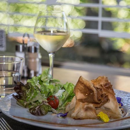 Logis Hotel Restaurant Des Acacias Lille Neuville En Ferrain Neuville-en-Ferrain Kültér fotó