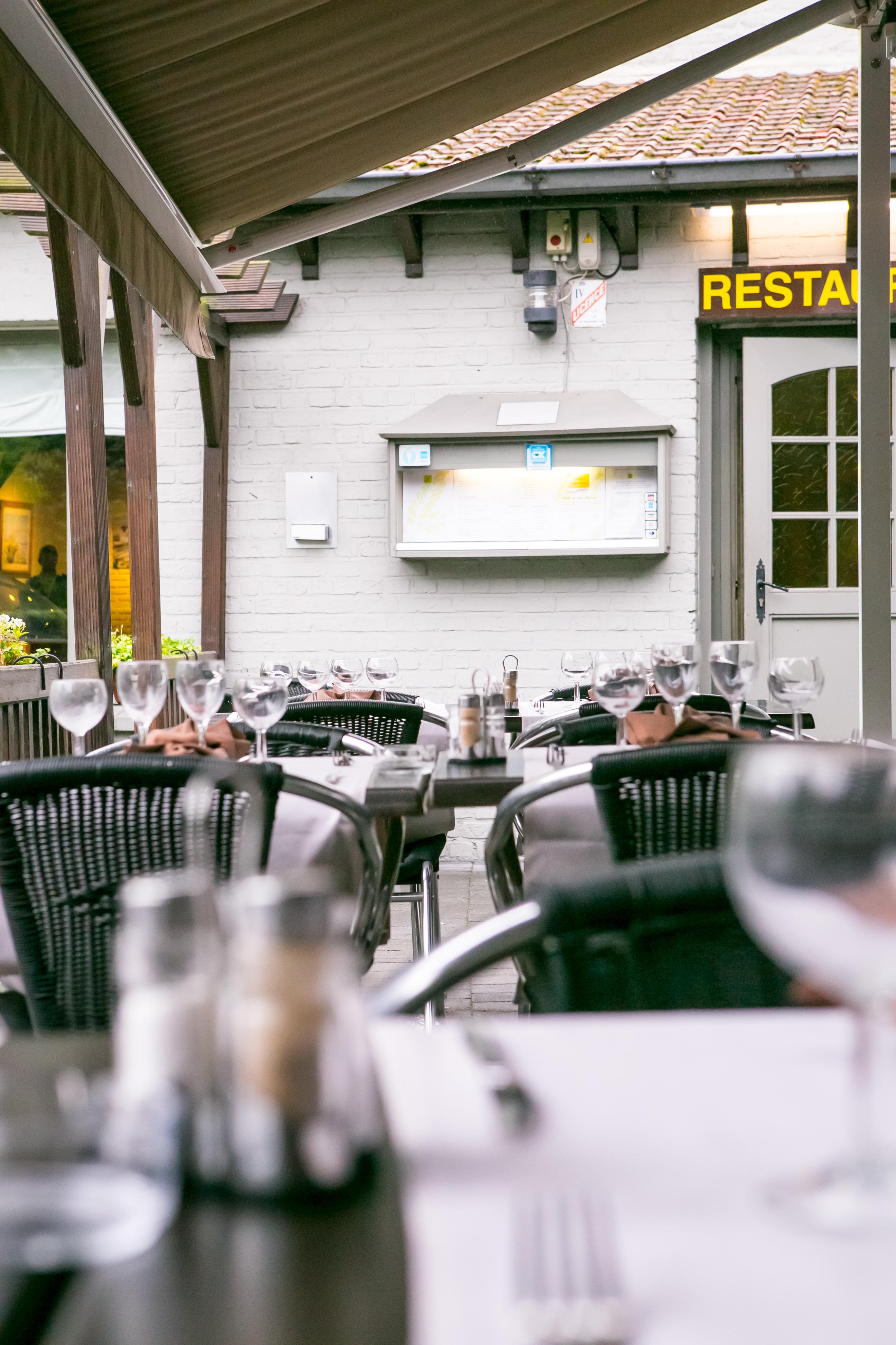 Logis Hotel Restaurant Des Acacias Lille Neuville En Ferrain Neuville-en-Ferrain Kültér fotó