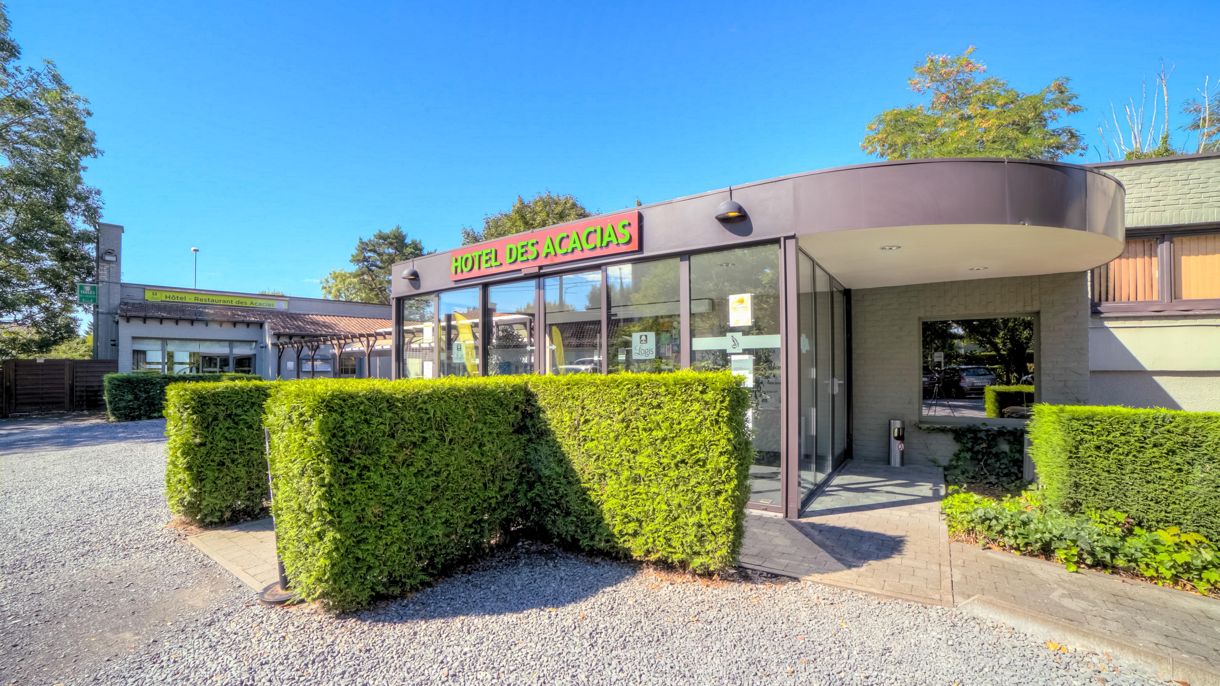 Logis Hotel Restaurant Des Acacias Lille Neuville En Ferrain Neuville-en-Ferrain Kültér fotó