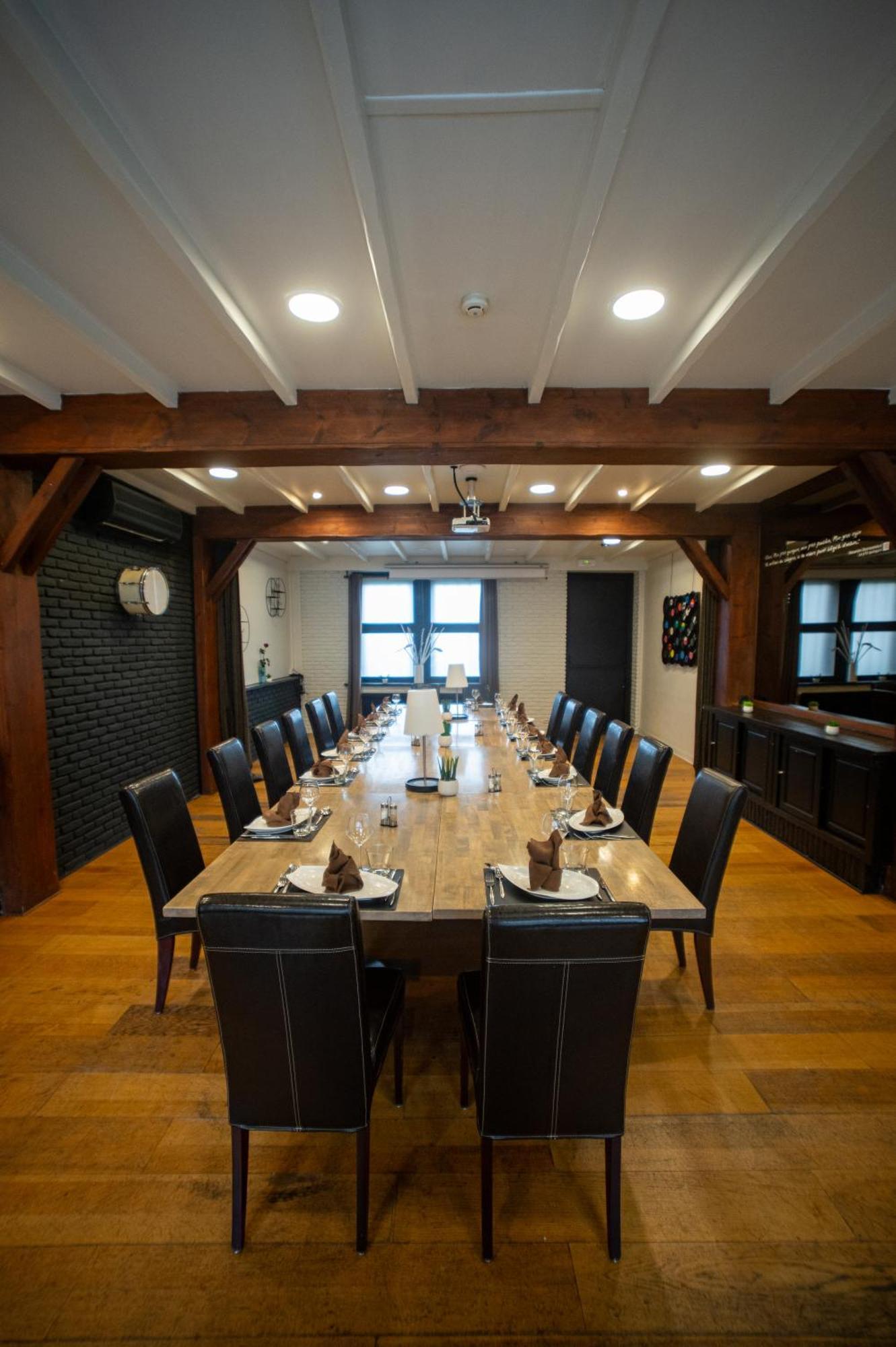 Logis Hotel Restaurant Des Acacias Lille Neuville En Ferrain Neuville-en-Ferrain Kültér fotó