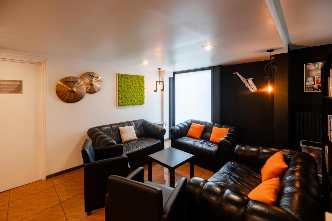 Logis Hotel Restaurant Des Acacias Lille Neuville En Ferrain Neuville-en-Ferrain Kültér fotó